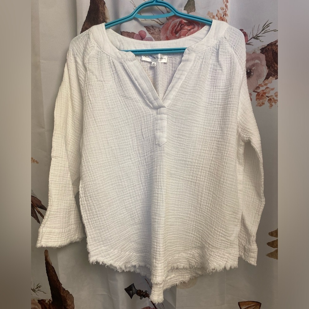 White Women's Top​​​